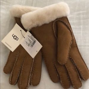 Uggs gloves brand new